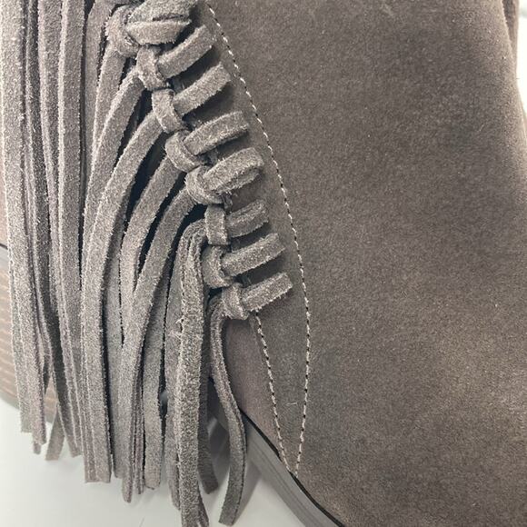 Reaction Kenneth Cole Womens Rowdy Gray Suede Fringed Ankle Boots Size 7 - Picture 8 of 10